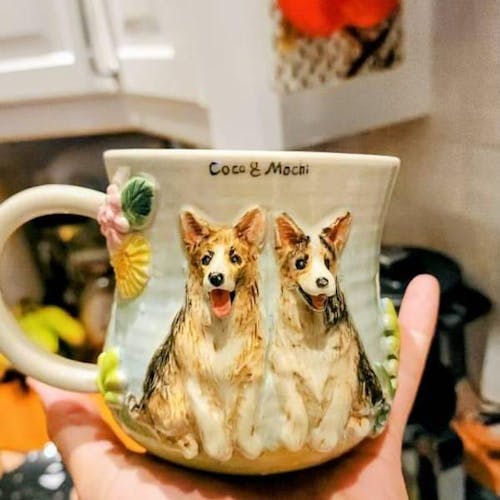 Custom Hand-Sculpted Pet Statue Mug – 3D Ceramic Portrait Cup with Floral Details