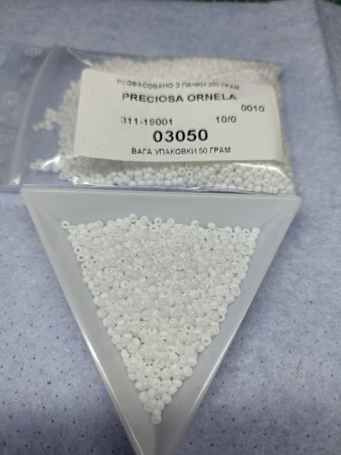 10/0 03050 Preciosa Czech Glass Seed Beads Rocailles 2.3mm. White Opaque.