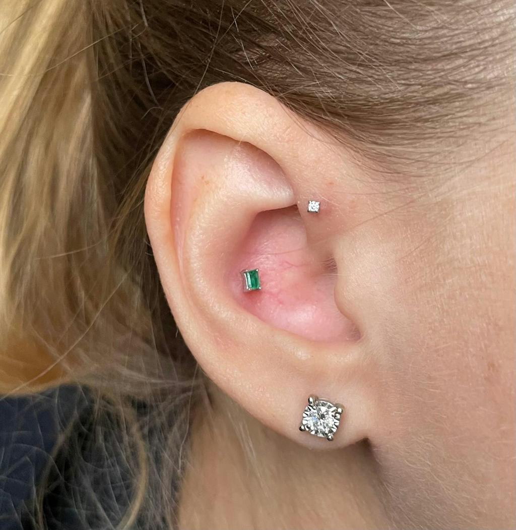 16G Hae Diamond Flat Back Stud