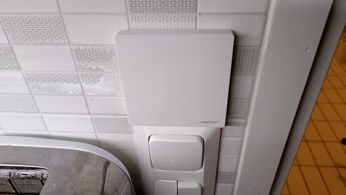 Langaton LED-himmennin 1-kanav. pinta-asennettava painikesäädin PUSH3 - Easy RF 2.4G