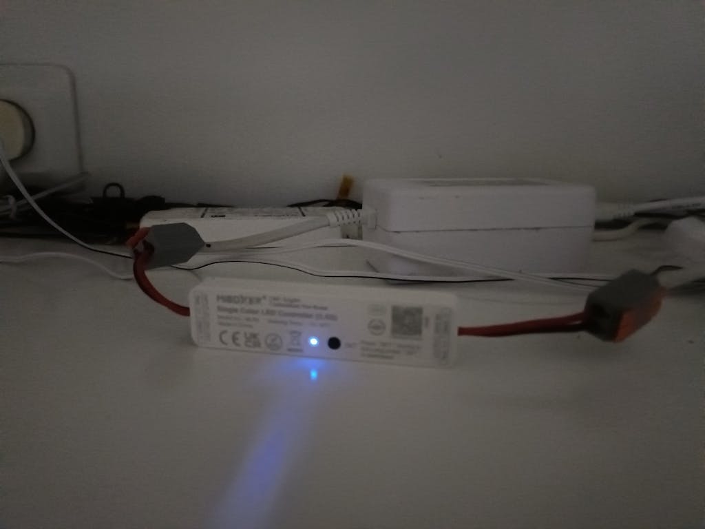 MINI LED-vastaanotin/himmennin 12-24V yksivärisille LED-nauhoille MLR2 - Easy RF 2.4G