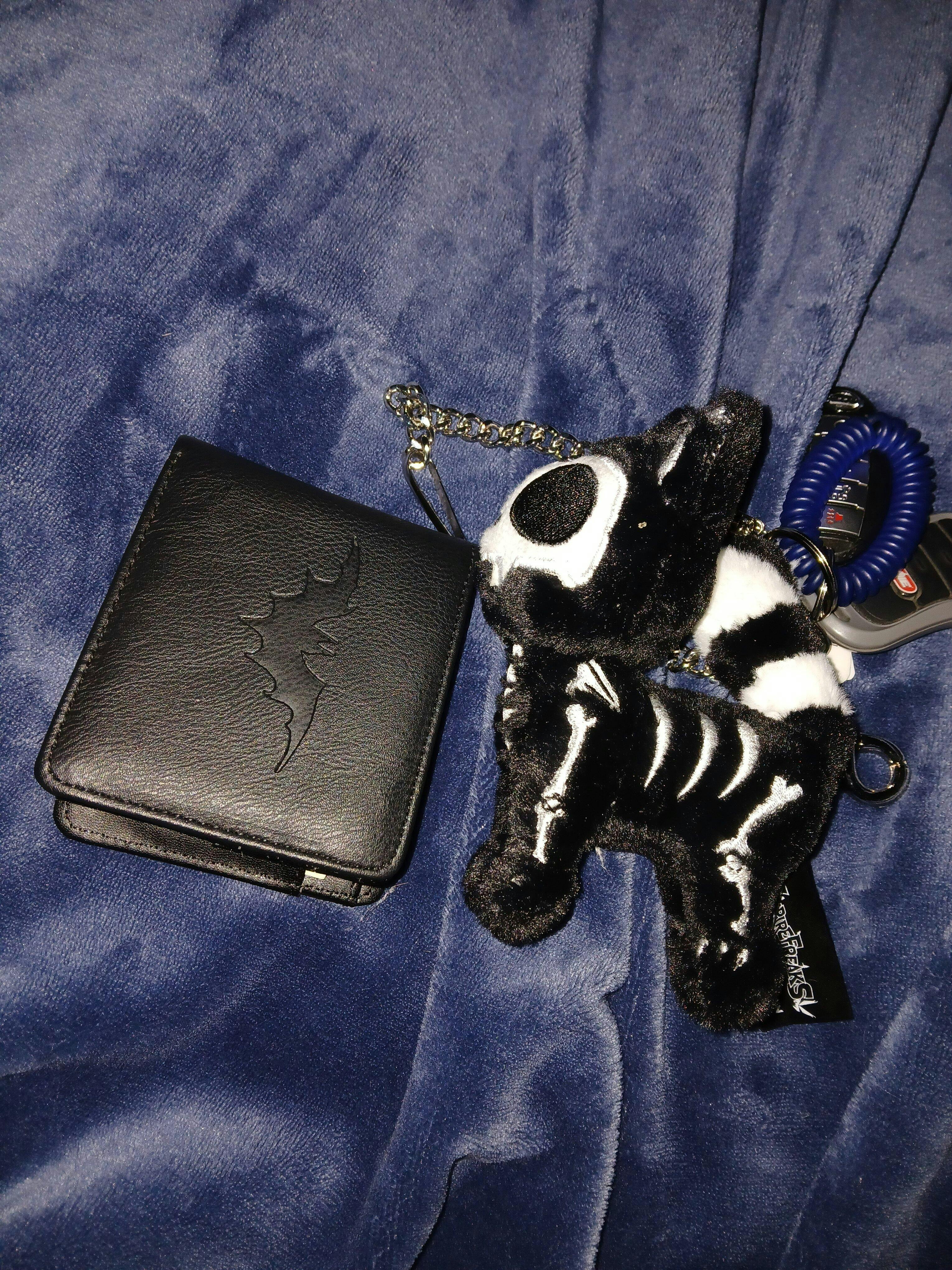 Skelekitty Plush Keychain – VampireFreaks