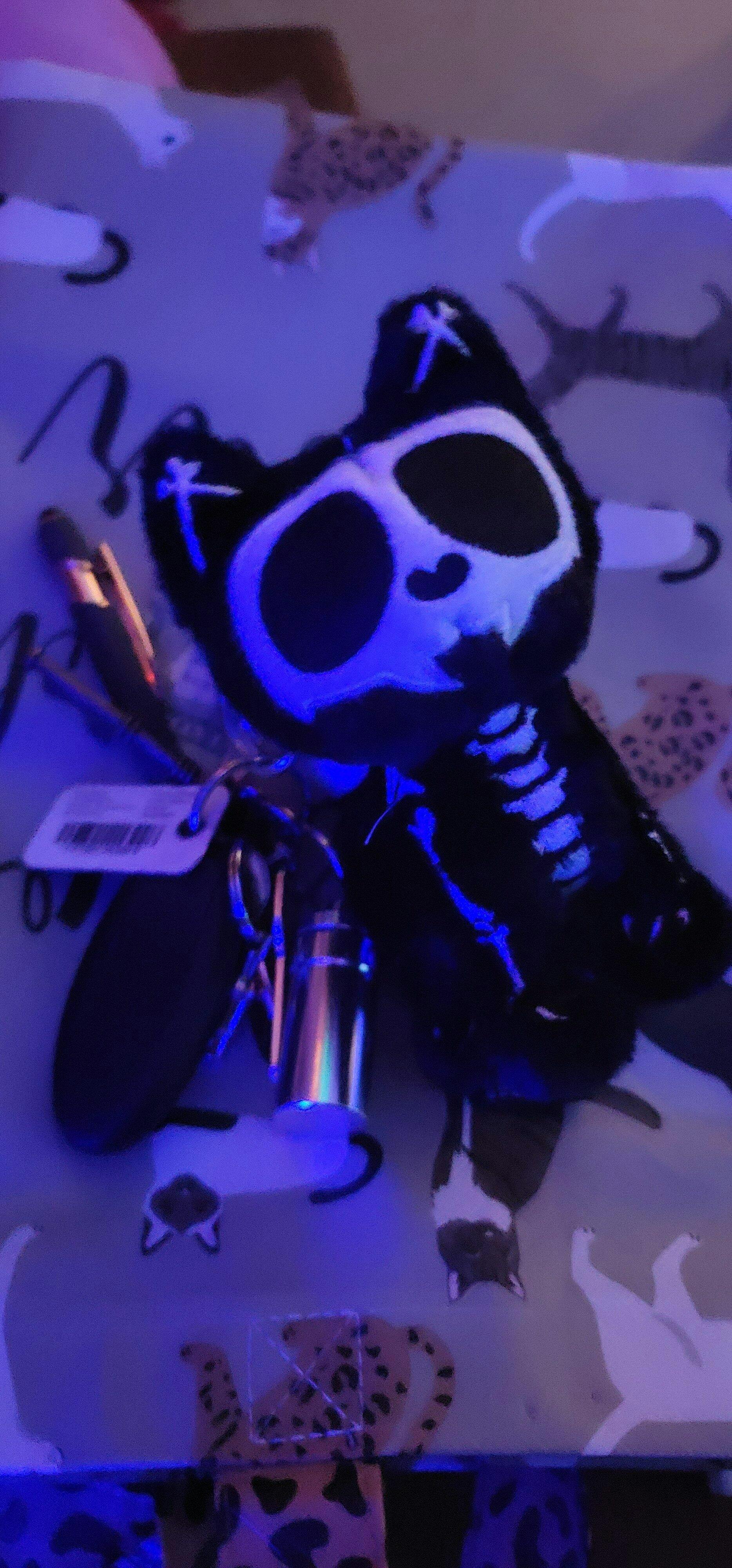 Skelekitty Plush Keychain – VampireFreaks