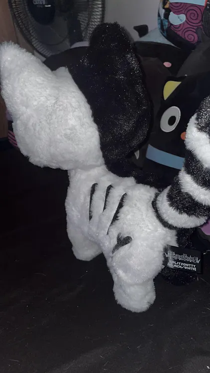 Splitzokitty Plush Toy [Black/White] [Limited Edition] – VampireFreaks