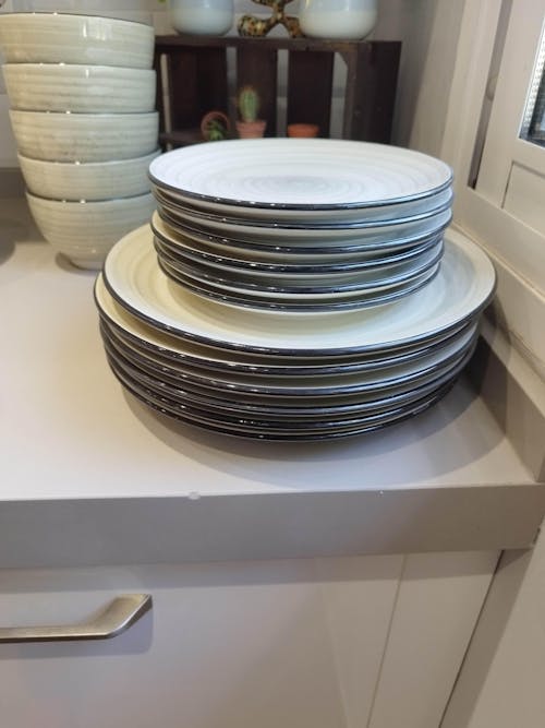 Bonbon Double-Sided 24 Piece Dinnerware Set