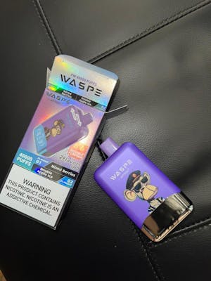 Vaper de 40.000 puffs desechable y recargable tipo c sabor Hielo de uva y kiwi de fresa con sistema de eleccion de sabor  (sin nicotina)