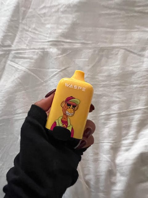 Vaper de 12.000 puffs desechable y recargable tipo c sabor Sandía Mango Melocotón con sistema de eleccion de sabor (sin nicotina)