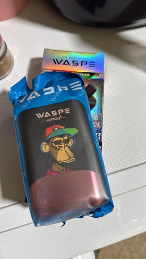 Vaper de 40.000 puffs desechable y recargable tipo c sabor Fresa Frambuesa Cereza & Love 666 con sistema de eleccion de sabor  (sin nicotina)