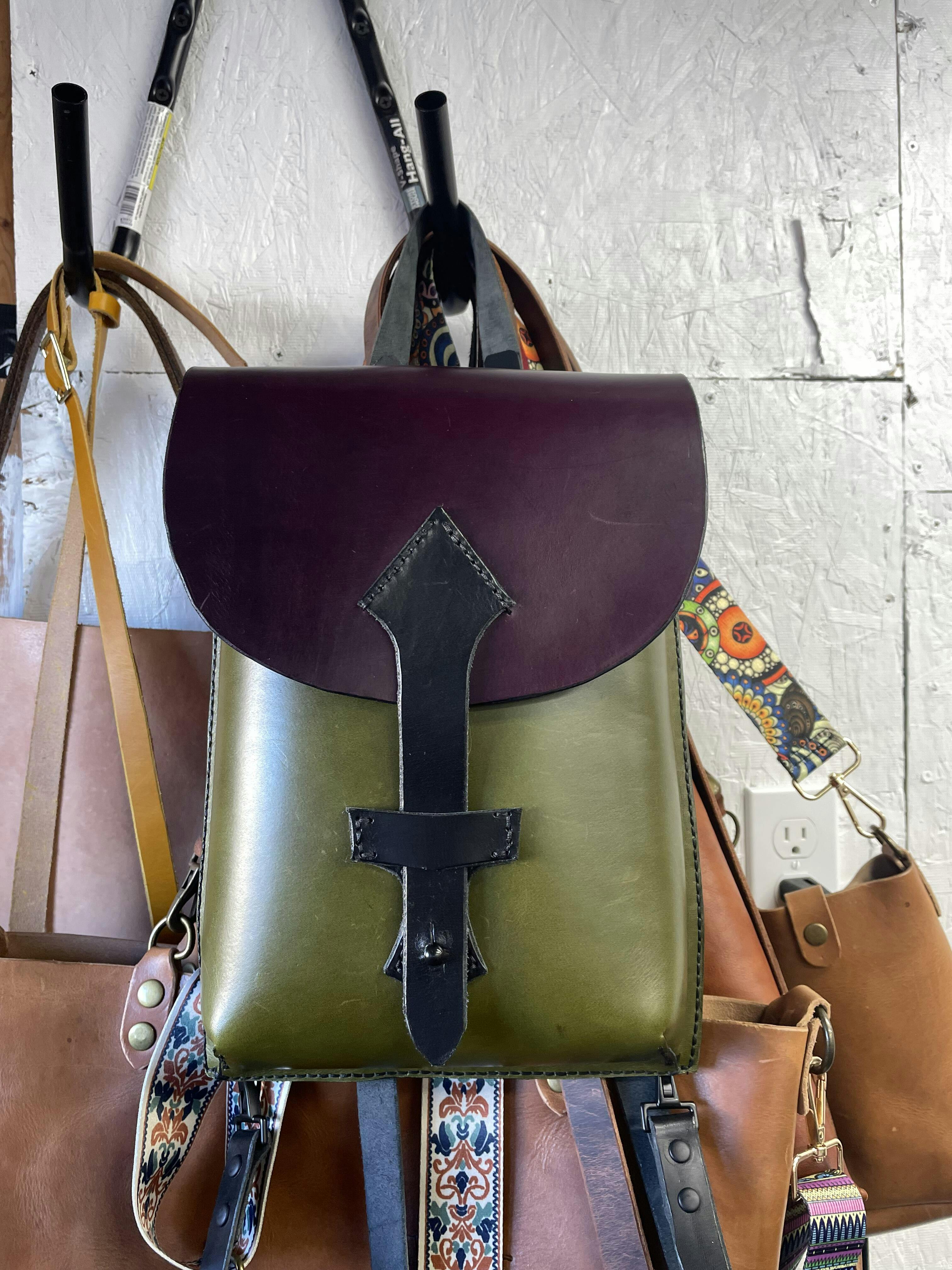Leather Bag Pattern By Craftsmangus. Download PDF Patterns with VDOs.
