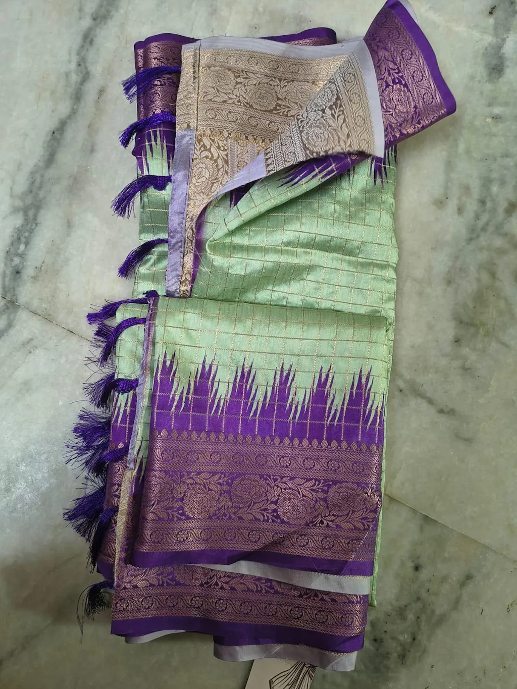 Pista Banarasi Silk Gadwal Pattu Saree