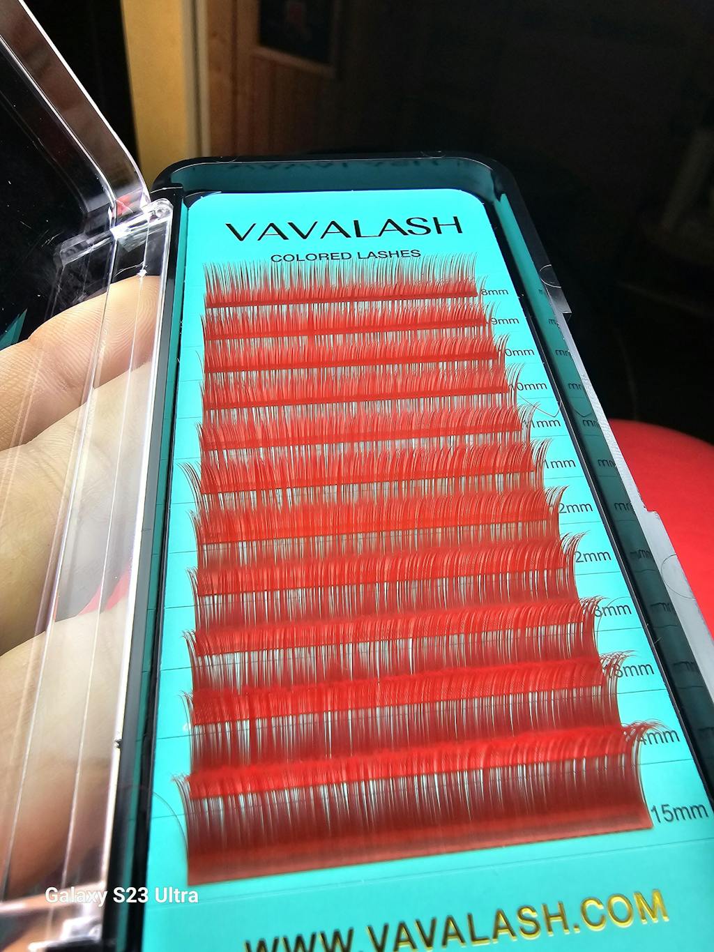 premium-volume-individual-lash-extensions-0-07mm-vavalash