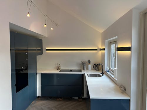 Wall Lamp Light Bar Minimalist Aluminum Linear LED, Black/White