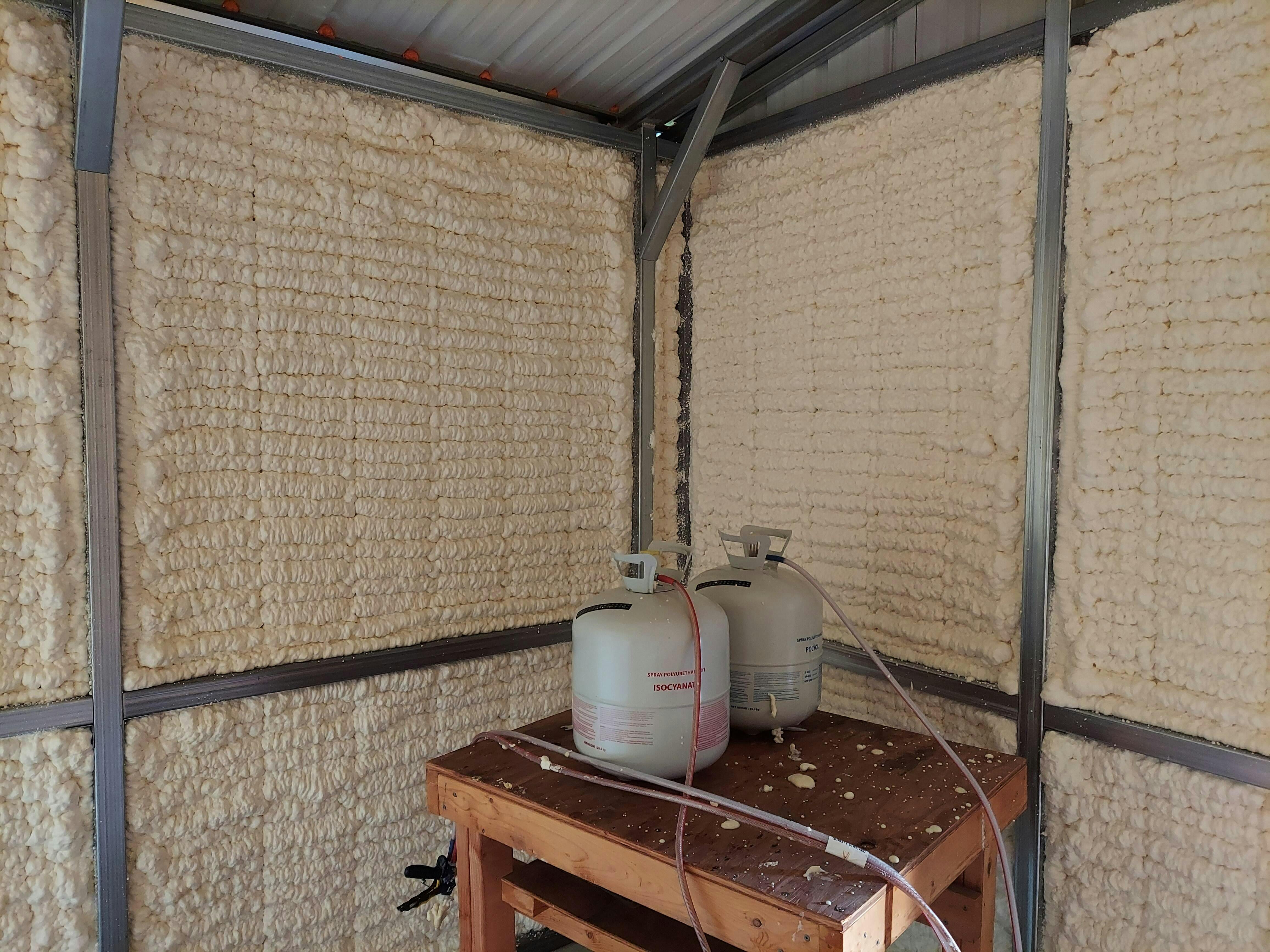 Vega Bond V600 Closed Cell Spray Foam Fast Rise 600 Board Feet Kit