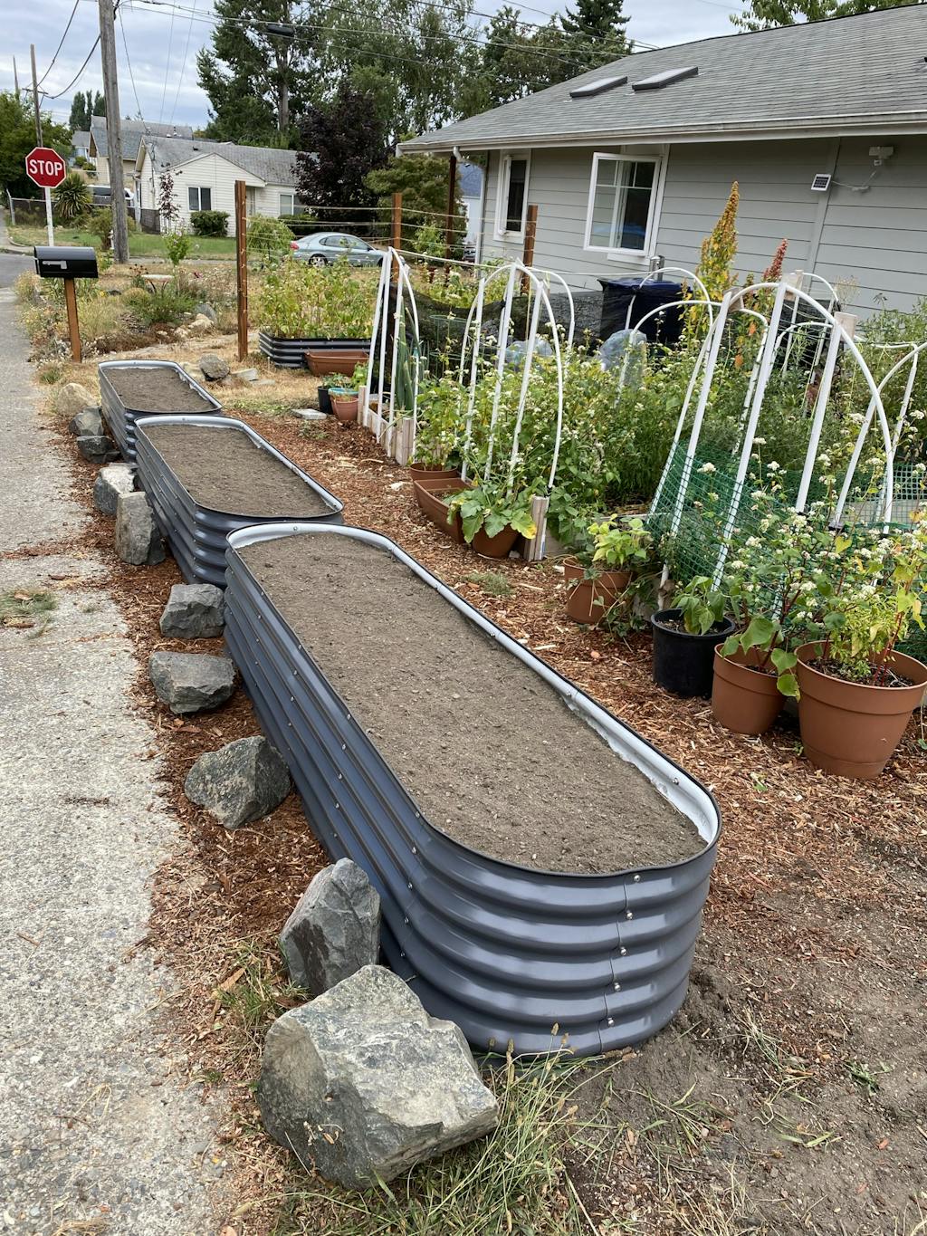 17" Tall 9 in 1 Modular Metal Raised Garden Bed | Vego Garden