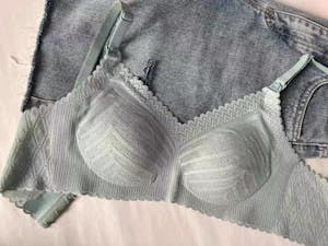 VEIMIA【授乳ブラ】伸縮性抜群で締め付けず柔らかい着心地。すごく伸びが良いので締め付けられる感じがしない!