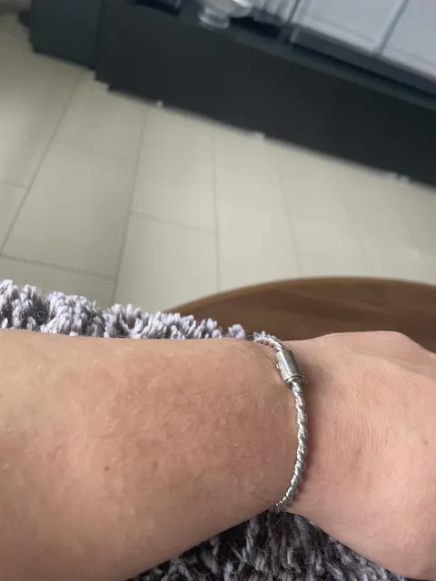 Srebrna bransoletka tensorowa - Amulet ochronny ze srebra próby 925 - Kubit Królewski (144 MHz)