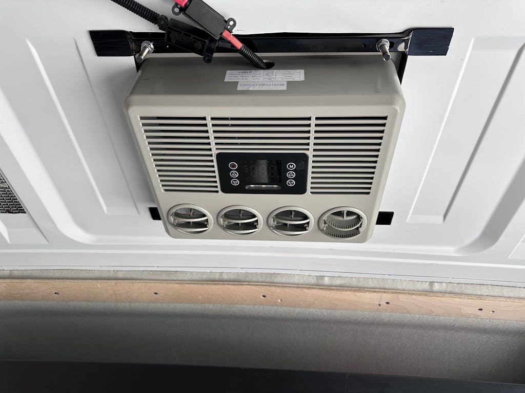 12V/24V 8000BTU VELIT 2000R Rooftop Air Conditioner