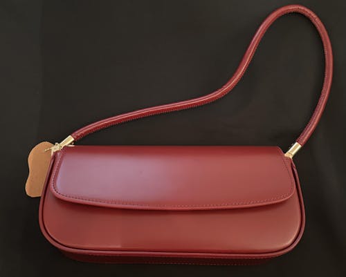 Women’s Genuine Leather Minimalist Saddle Tote – 2025 Commuter Edition