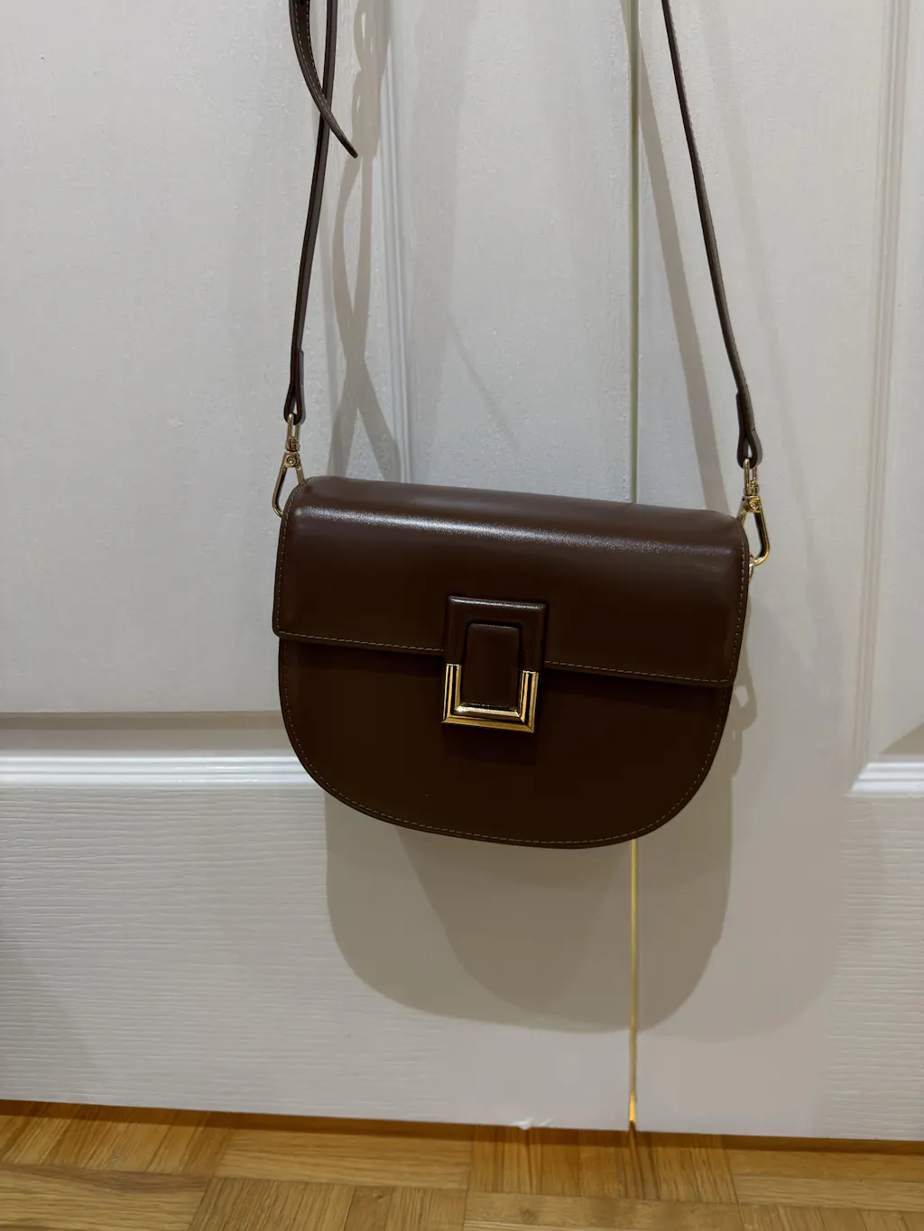 Women’s Genuine Leather Chic Saddle Crossbody Bag