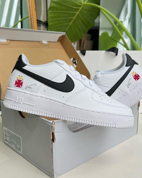 Exclusivo: Tênis Air Force White Black Obsidian Signature Customizado do Vasco + *BRINDE 1x Caneca Oficial* - EDIÇÃO LIMITADA