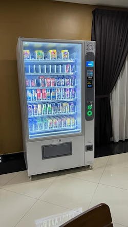 Mach 2.0 - Vending Machine - Snack & Drink Combo