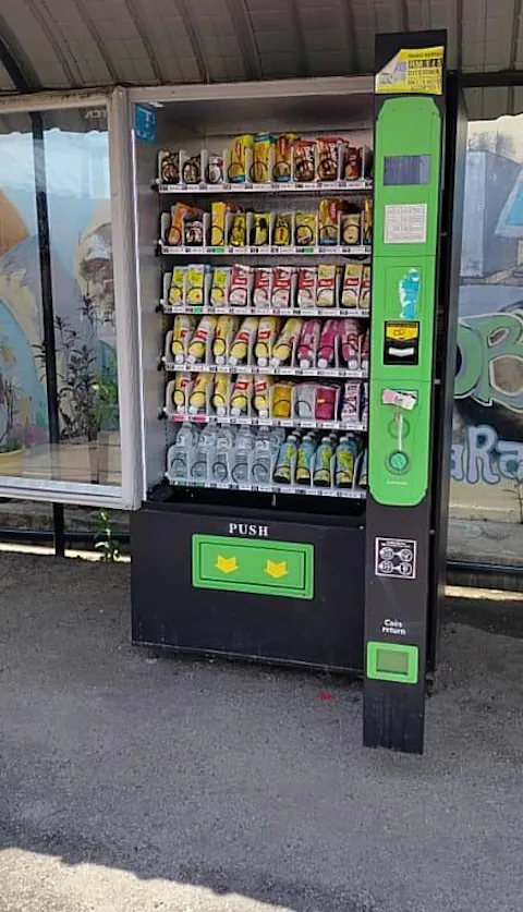 Mach 2.0 - Vending Machine - Snack & Drink Combo