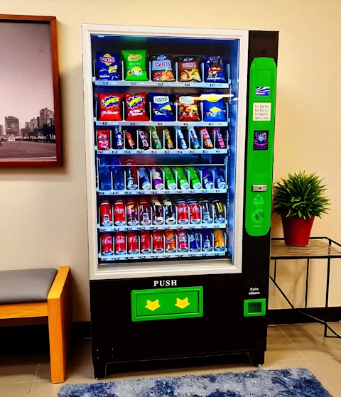 Mach 2.0 - Vending Machine - Snack & Drink Combo