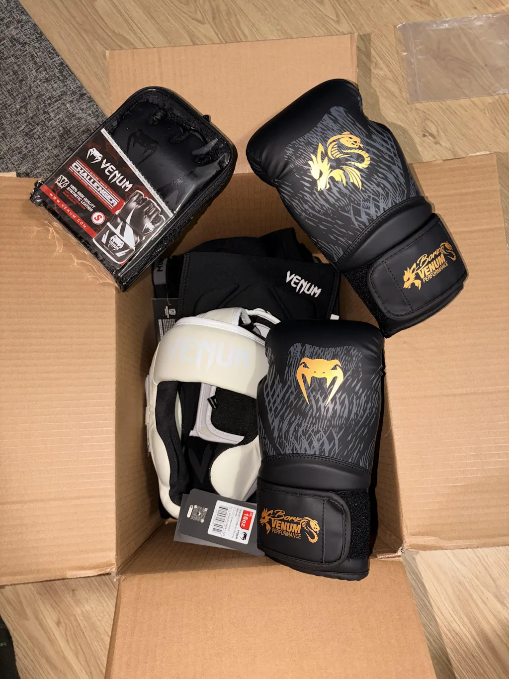 Venum x Chimaev Boxing Gloves - Black/Gold - Venum