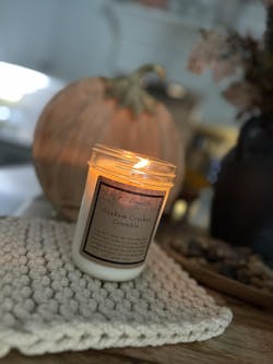 Graham Cracker Crumble Candle