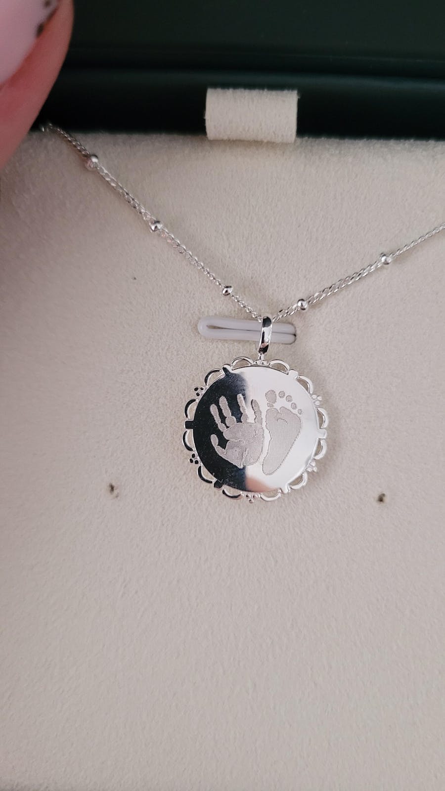 Le Collier Dentelé - 2 Empreintes