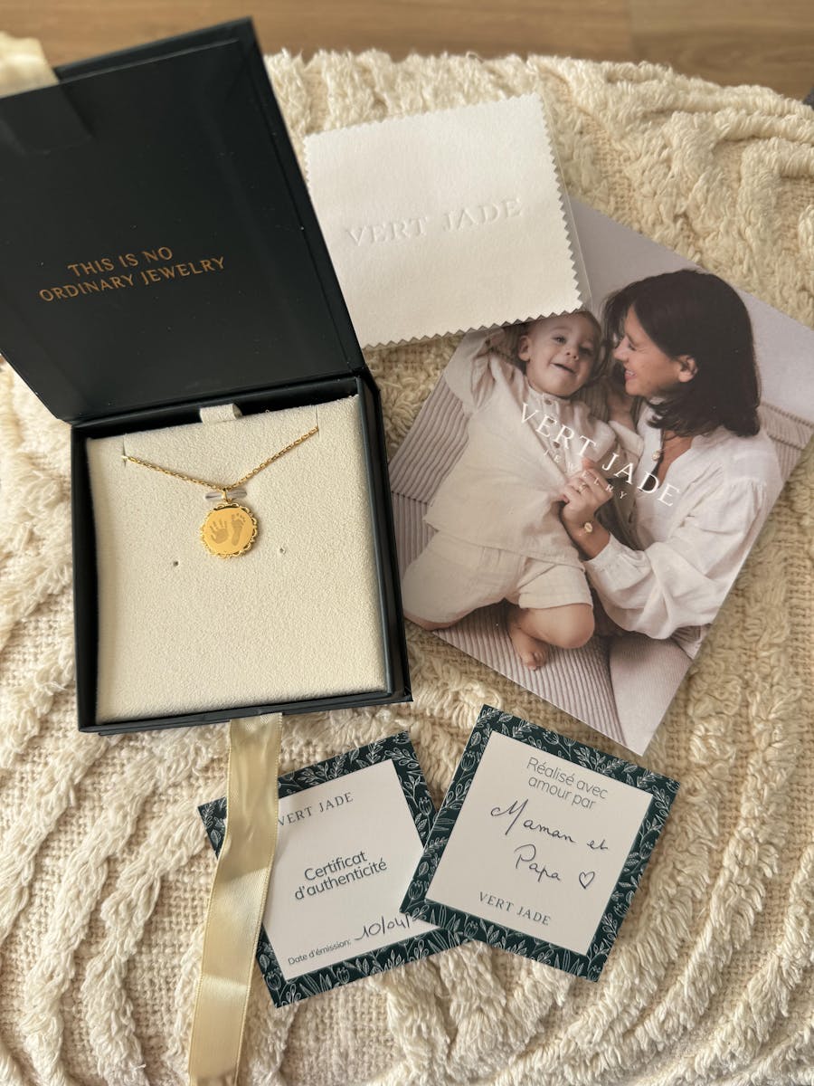 Le Collier Dentelé - 2 Empreintes