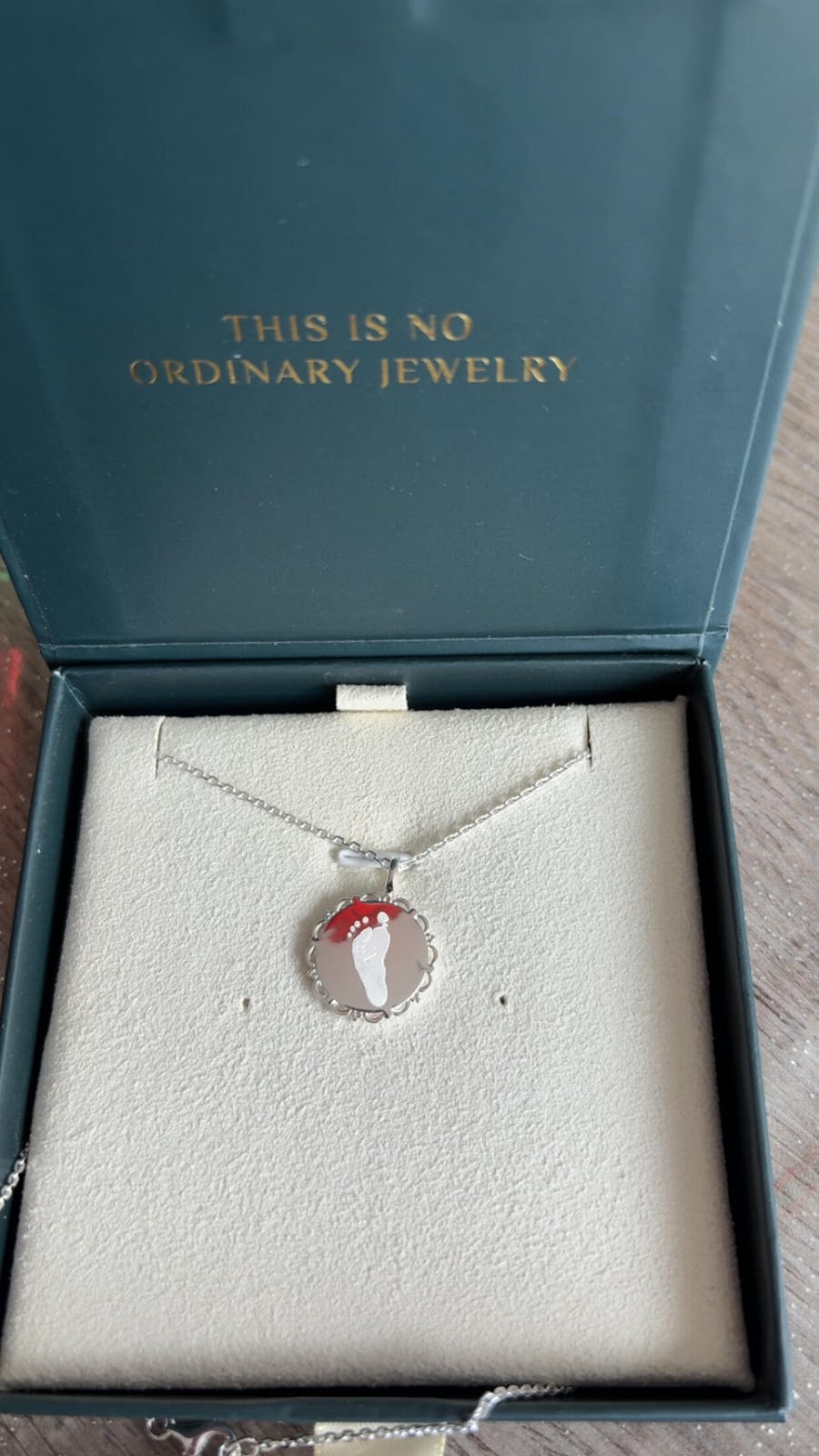 Le Collier Dentelé - 1 Empreinte