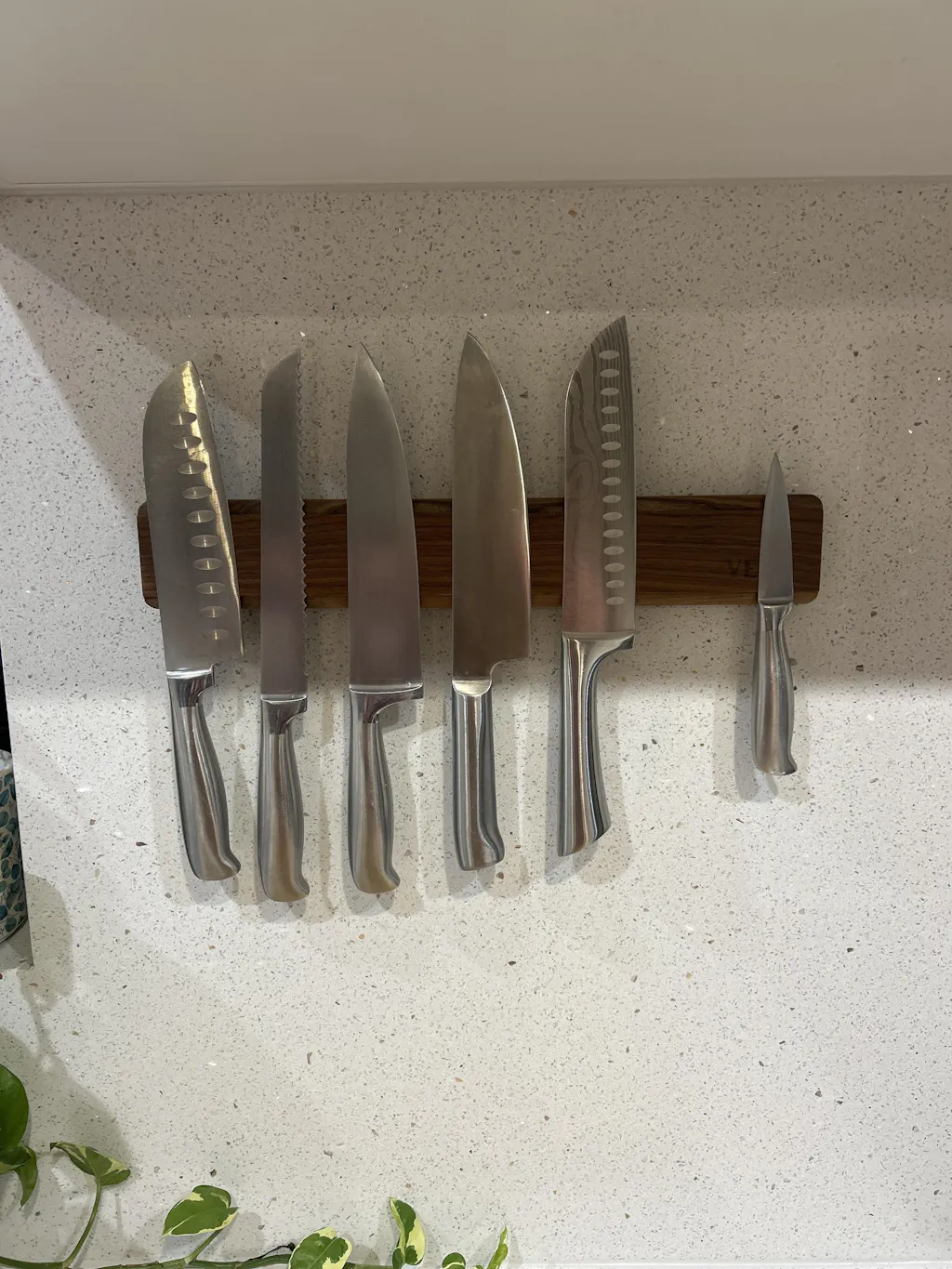 VEUR Black Walnut Magnetic Knife Holder