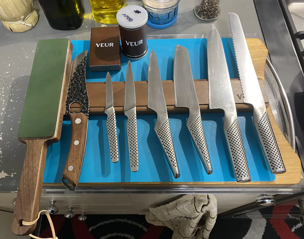 VEUR Black Walnut Magnetic Knife Holder
