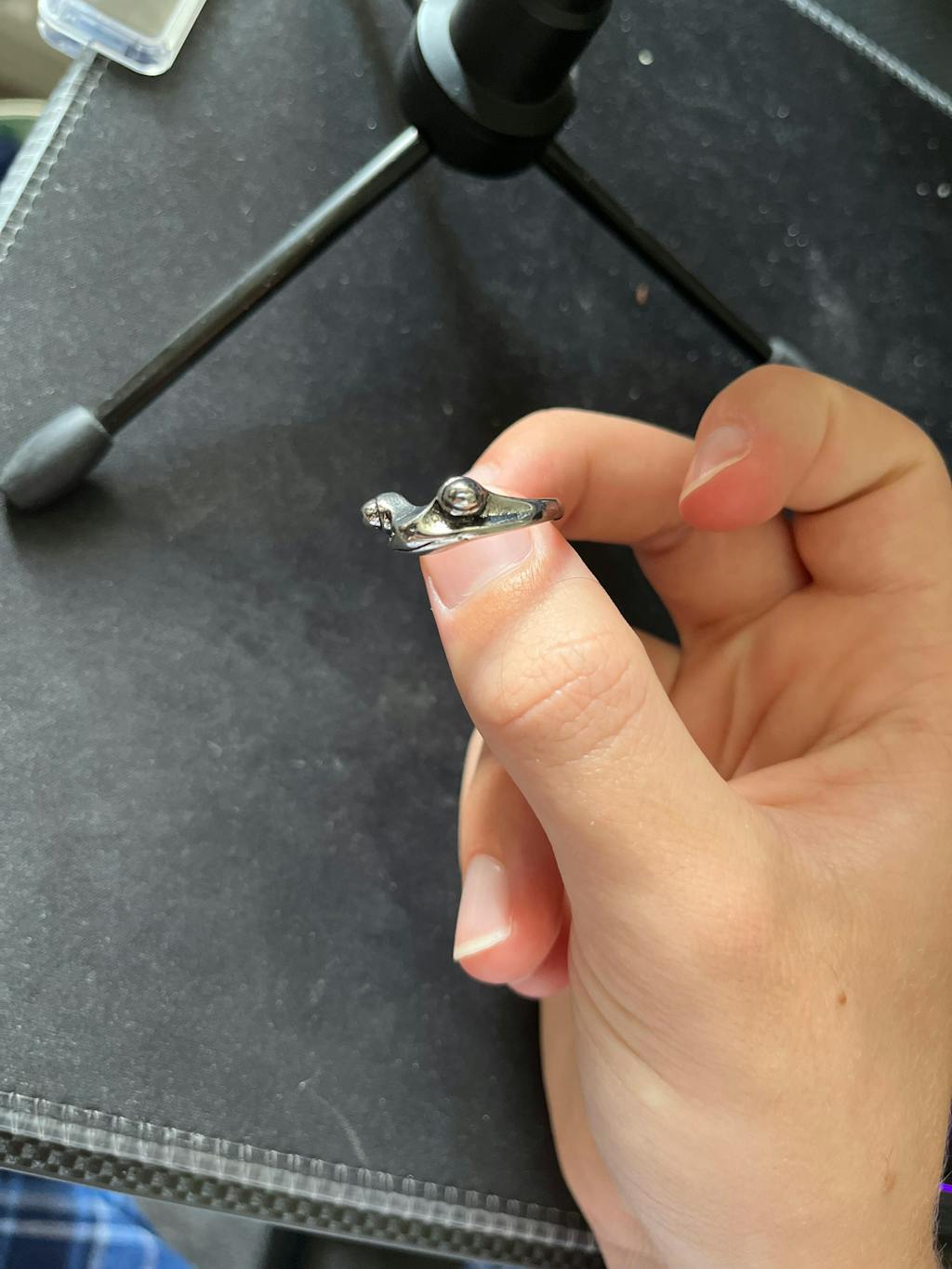 0318 - Silvery Frog Ring