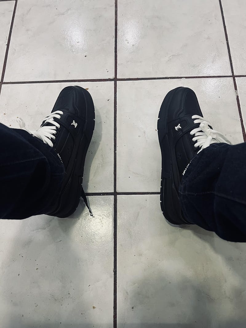 LOUIS VUITTON TRAINER BLACK