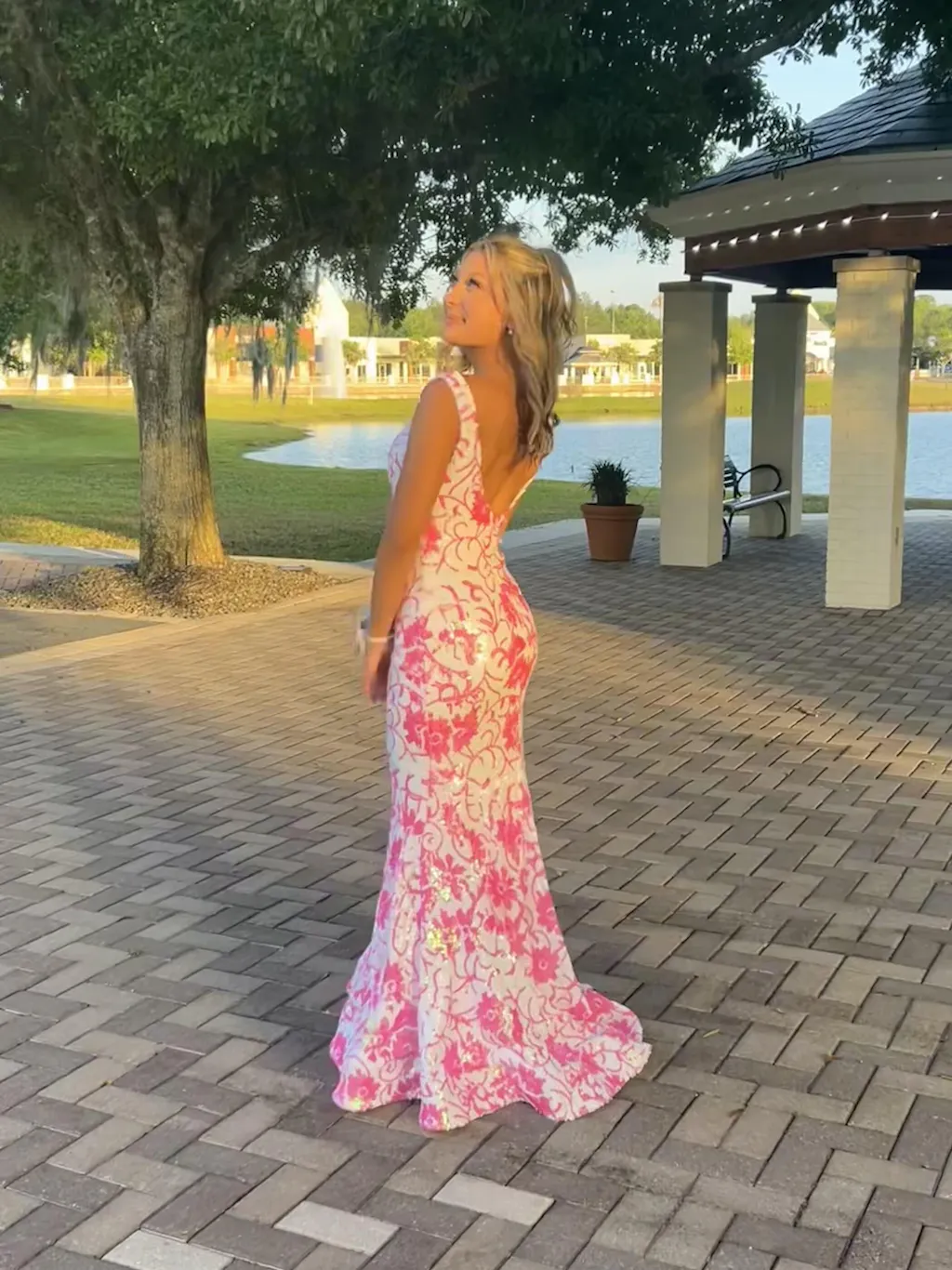 Pink Sequins V-Neck Beading Mermaid Prom Dress