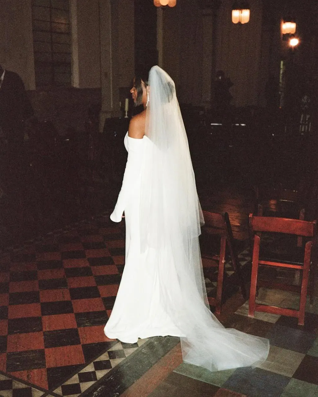 Elegant Mermaid Strapless Satin Tulle With Veil Long Wedding Dresses main image 0