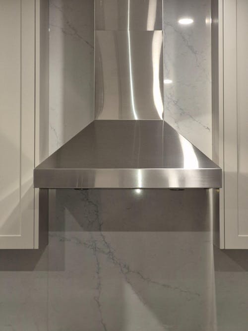 30 Inch 750 CFM Wall Mount Range Hood - VICTORY Twister