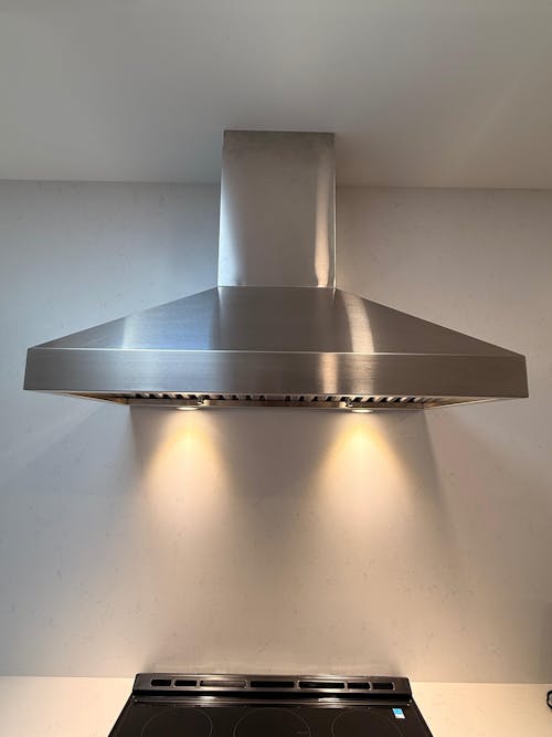 36 Inch 750 CFM Wall Mount Range Hood - VICTORY Twister