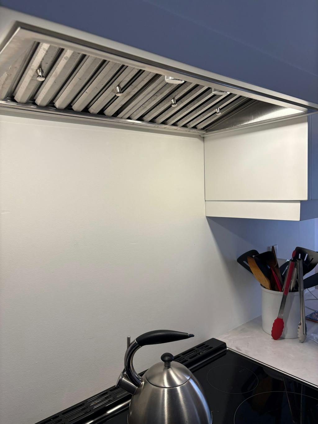 30 Inch 700 CFM Range Hood Insert - VICTORY Q2