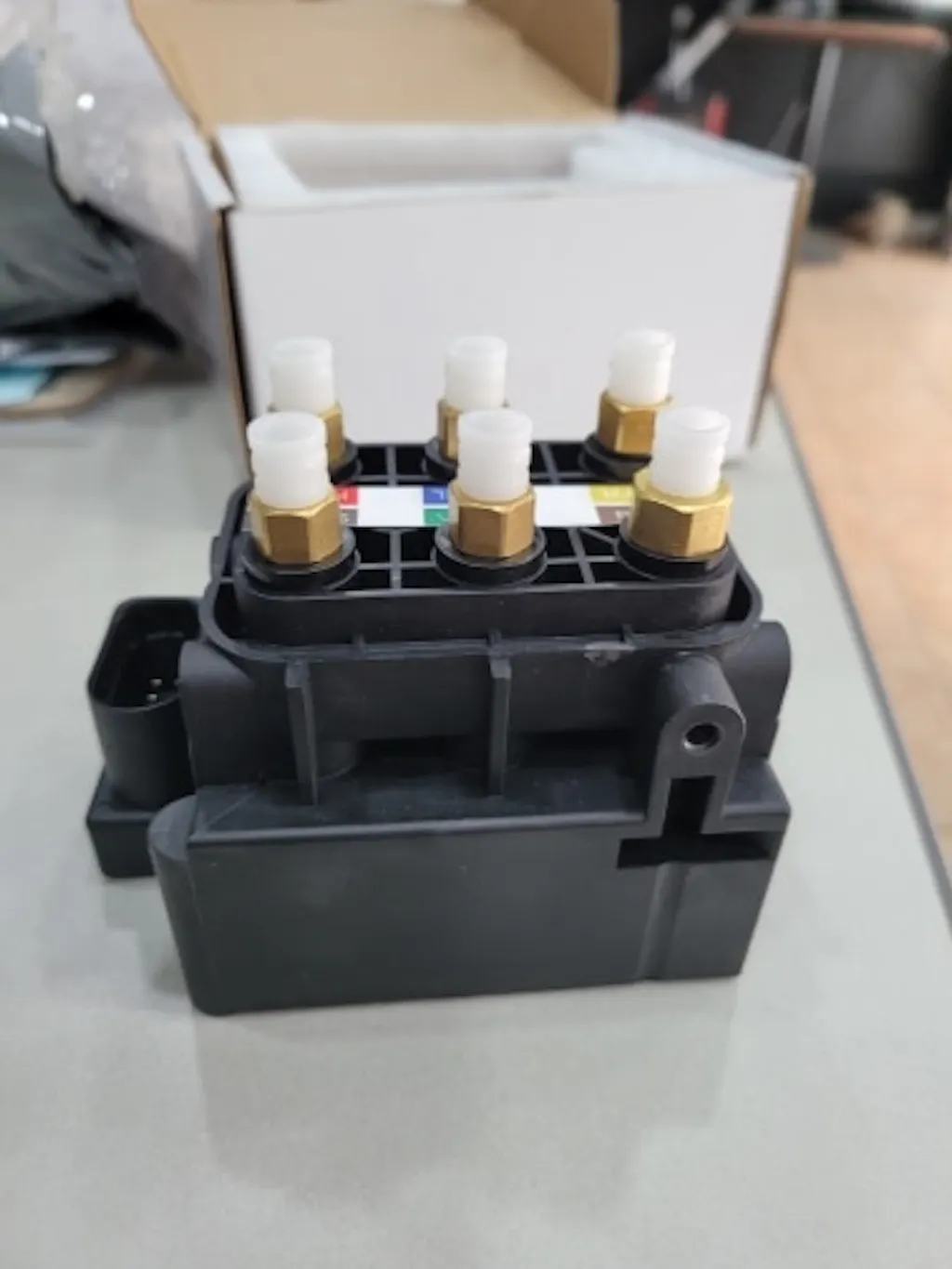 Air Suspension Solenoid Valve Block | Mercedes GLE-Class GL-Class 2006-2018 | VIGOR OEM 2123200358