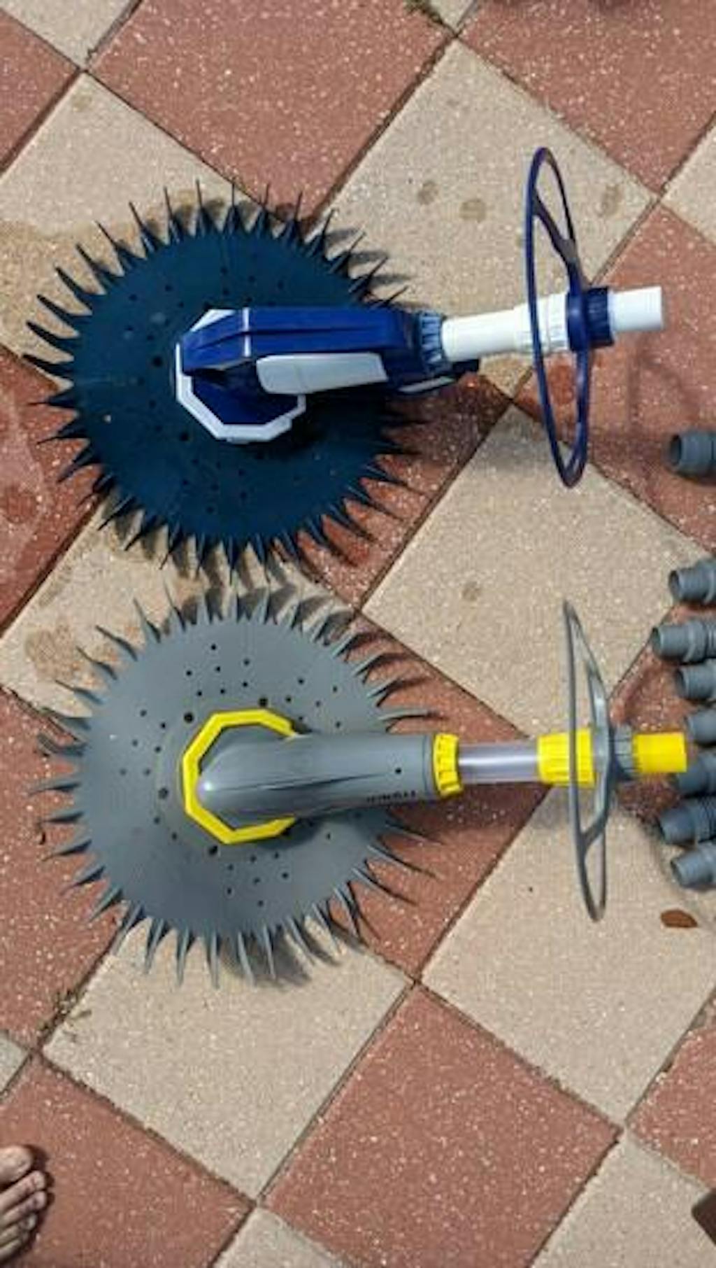 VINGLI Pool Vacuum Cleaner Automatic Sweeper Swimming Pool Creepy Crawler