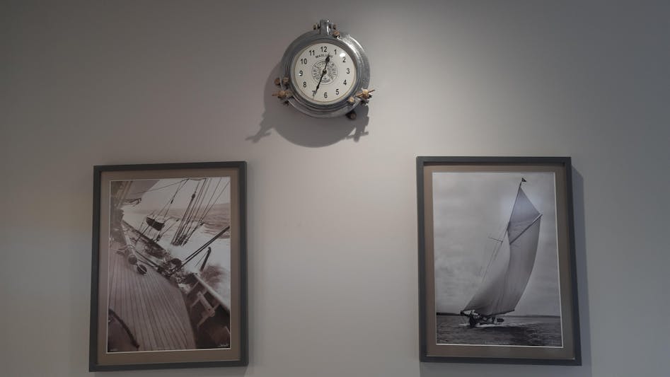 Maxlume Engine Room Solid Cast Ships Clock Nautical Industrial US Navy Deck  Yacht Master Coastal Marine Life 