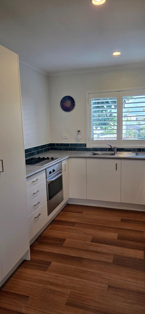 FLEXI Rectangular Green Gloss | Self-adhesive PREMIUM Composite Tiles - 30.0cm (W) x 7.5cm (H) x 3.3mm (T)