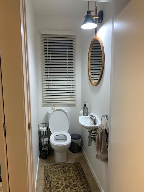 Feather Wall Tile | Grey with White Grout - 30.5cm (W) x 30.5cm (H) x 2.5mm (T)