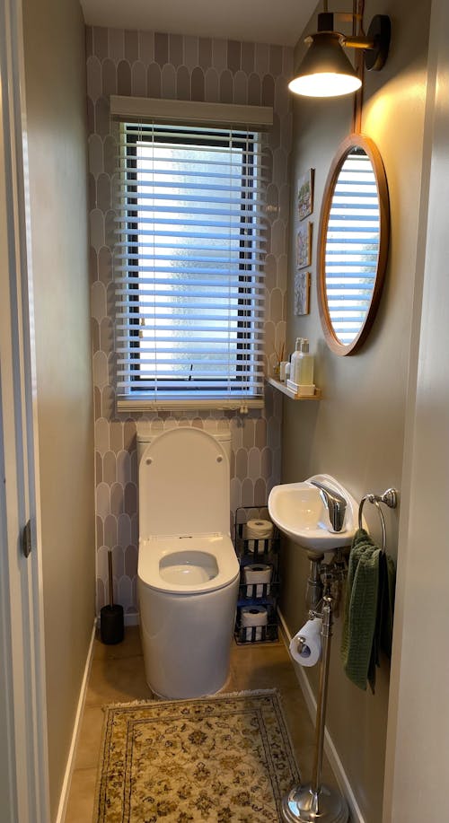 Feather Wall Tile | Grey with White Grout - 30.5cm (W) x 30.5cm (H) x 2.5mm (T)