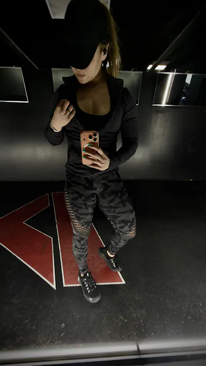 Synergy Essential Black Seamless Leggings | Violate the Dress Code