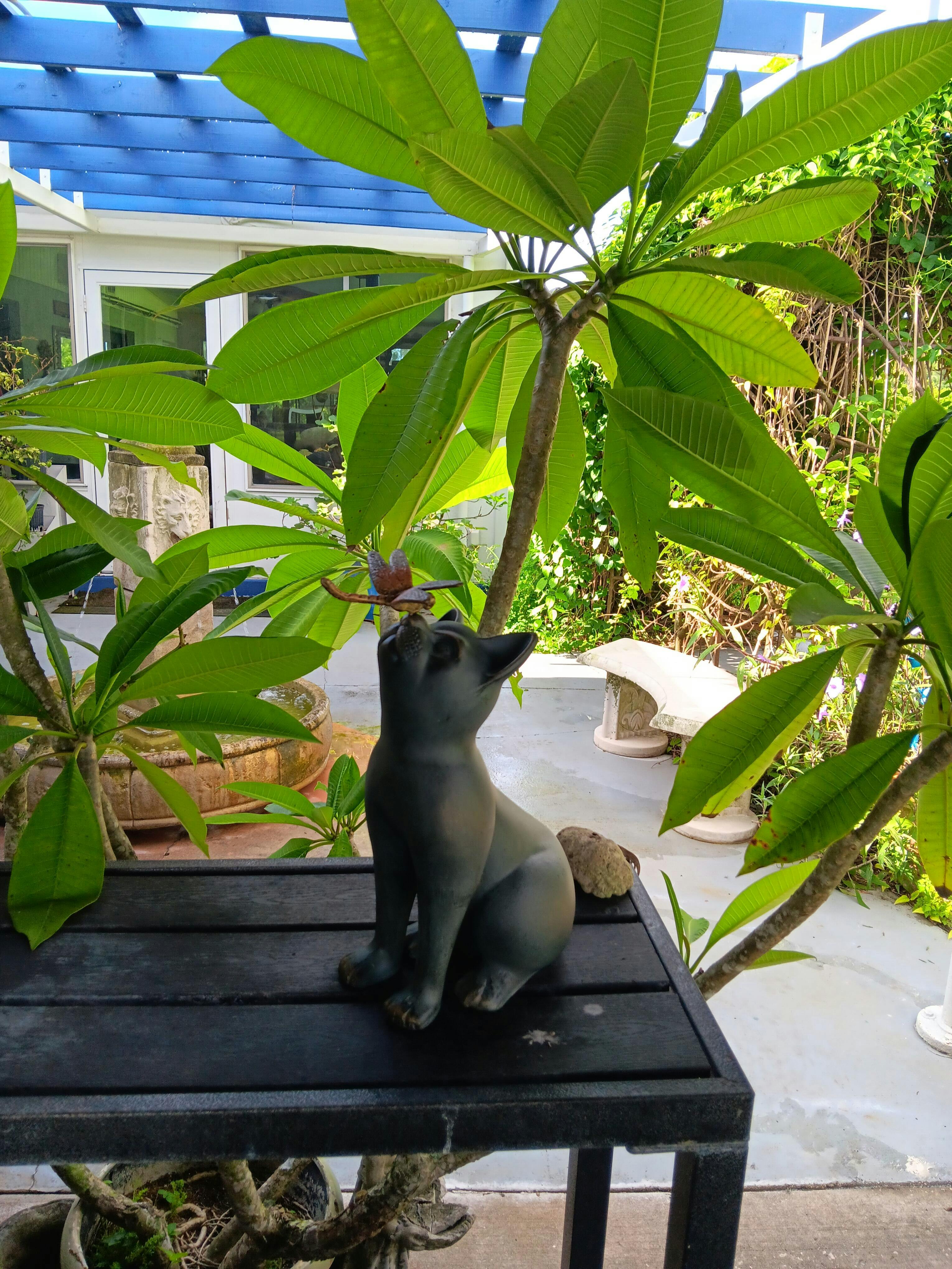 Tête à Tête Garden Sculpture