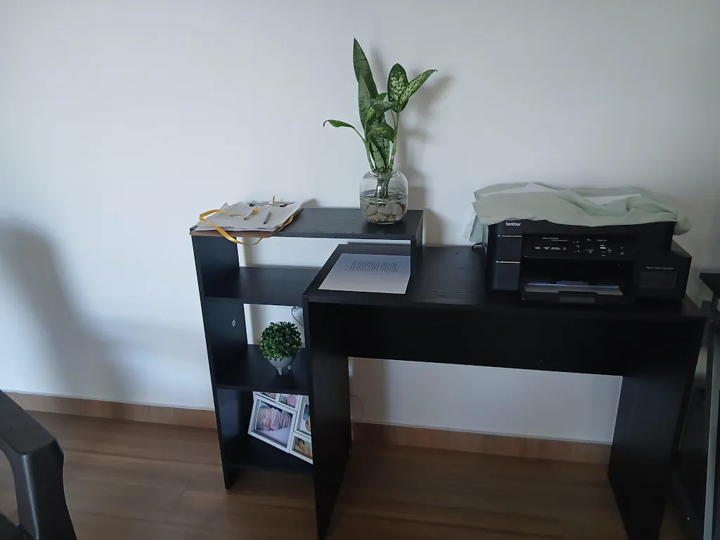 Escritorio Estelar Plus, Negro, Cuenta con Tres Entrepaños Laterales